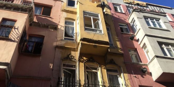 Fatih’te Binanın 4’üncü Katı Çöktü