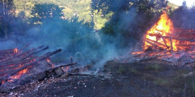 Kastamonu’da Üç Aile Bayram Günü Evsiz Kaldı
