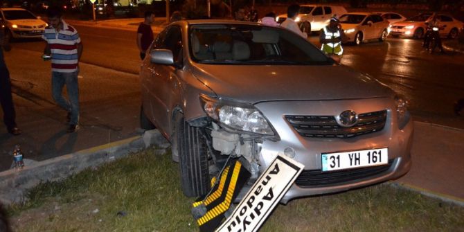 Adıyaman’da 2 Otomobil Çarpıştı 3 Yaralı