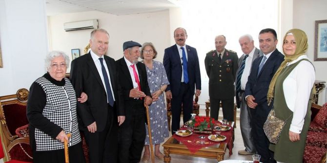 Bayramda Huzurevi Sakinleri Unutulmadı