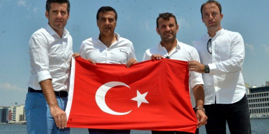 “Demokrasi” İçin Kırmızı-beyaz