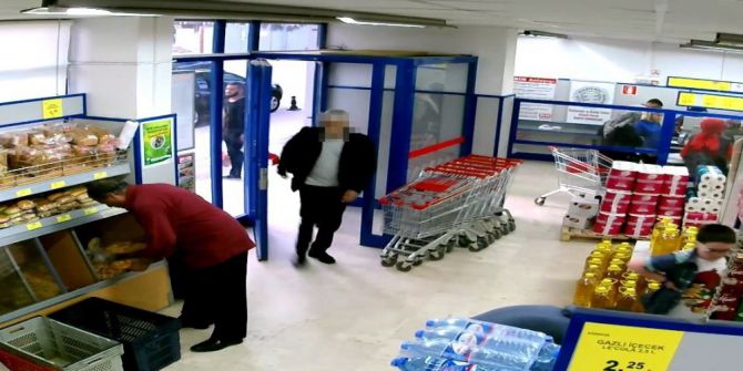 Silahlı Gaspçı Önce Kameralara, Ardından Polise Yakalandı