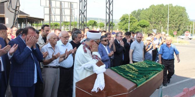 Bakan Avcı Dayısını Son Yolculuğuna Uğurladı