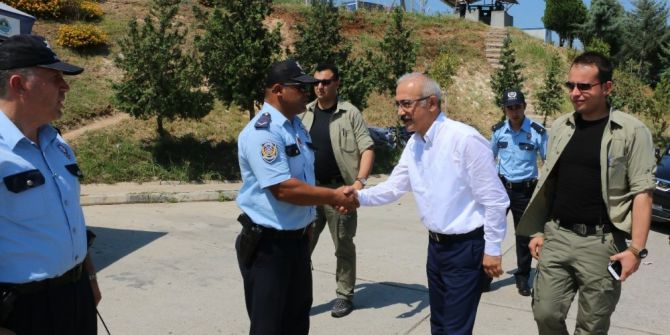 Bakan Elvan, Polislerin Bayramını Kutladı