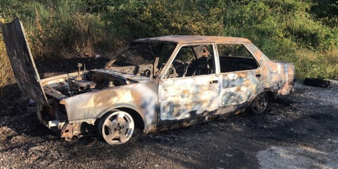 Seyir Halindeki Otomobil Alev Alev Yandı