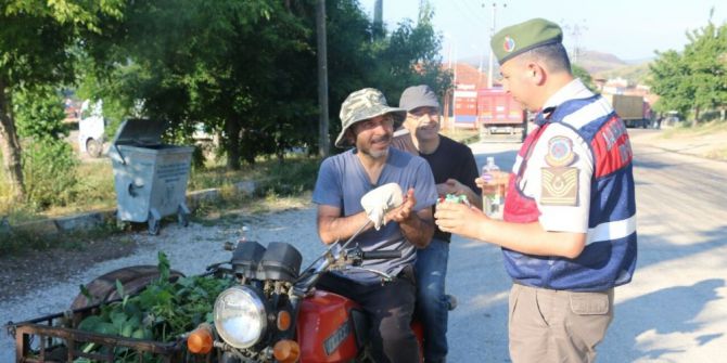 Jandarmadan Bayram Şekeri