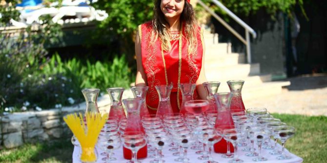 Kuşadası’nda Yetişen Meyveler Festivallerle Turistlere Tanıtılıyor