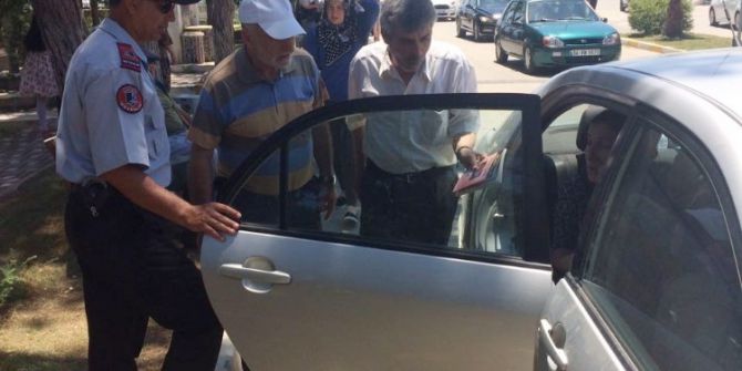 Mezarlık Ziyaretinde Yorulmadılar