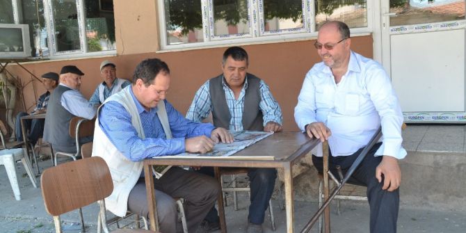 Mahkeme Kararını Ayağına Pranga Takarak Protesto Etti