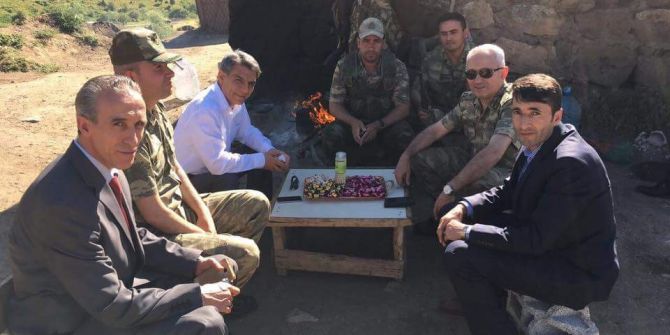 Kaymakam Özkan, Mehmetçikle Bayram Ziyareti