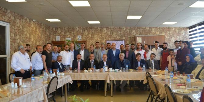 Ak Parti Aziziye Teşkilatında Bayramlaşma Töreni