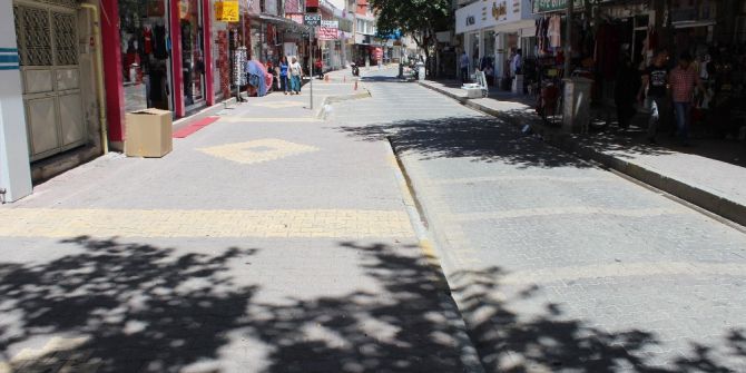 Adıyaman’da Cadde Ve Sokaklar Boş Kaldı