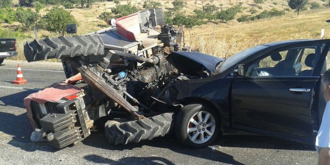 Otomobil İle Traktör Çarpıştı: 7 Yaralı