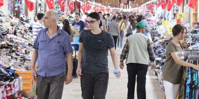 Ramazan Bayramı Alipaşa Çarşısı Esnafının Yüzünü Güldürdü