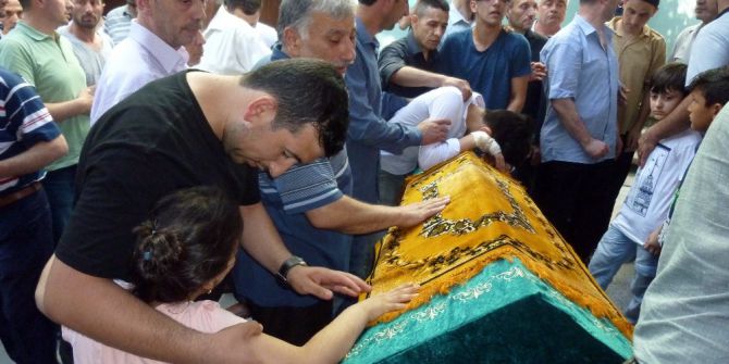 Bıçaklandığı Camiden Cenazesi Kaldırıldı