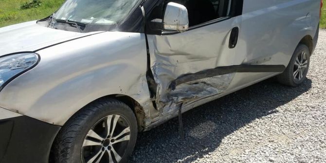 Kastamonu’da Bayramdan Dönen İki Araç Çarpıştı