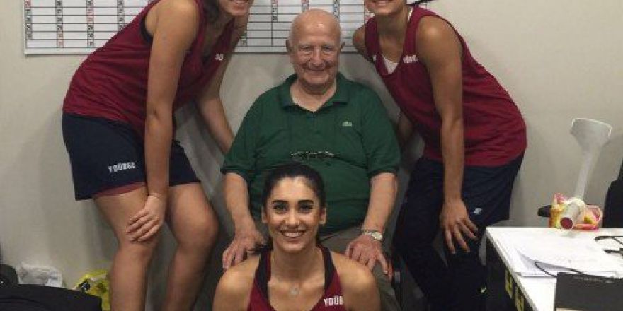 Mehmet Baturalp’ten Yakın Doğu Üniversitesi Kadın Basketbol Takımı’na Ziyaret