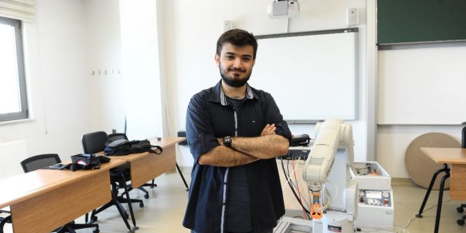 Üniversite Öğrencisi Robot Kol Yaptı