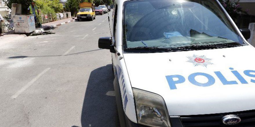 Çöpteki Yırtık Askeri Kamuflaj Paniğe Neden Oldu