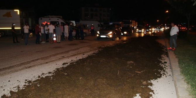 Chp’lilerin Önüne Tezek Dökenlere 3 Bin Lira Ceza