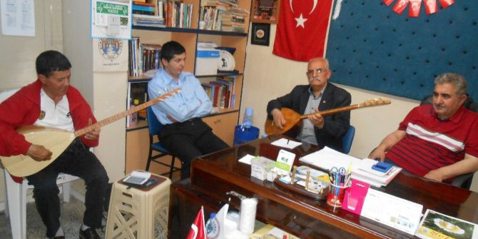 Şair Ve Ozanlar Şiir Ve Türkülerle Bayramlaşma Şöleni Düzenledi