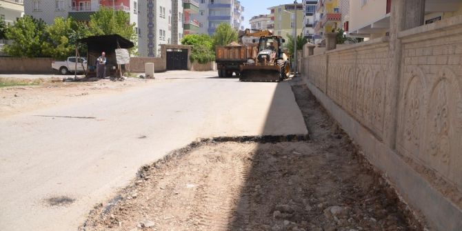 Batman’da Asfalt Çalışmaları Sürüyor