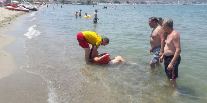 Boğulma Tehlikesi Atlatan Kadını İtfaiye Kurtardı