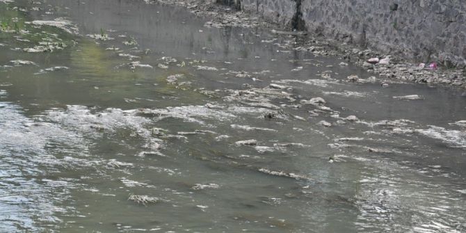 Havalar Isındı, Kars Çayı Kokmaya Başladı