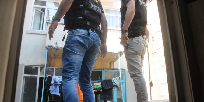Fatih’te 4 Farklı Adrese Uyuşturucu Operasyonu Düzenledi