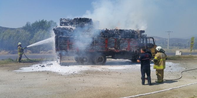 Yangına Bakıyordu, Bir Anda Kullandığı Araç Alev Topuna Döndü