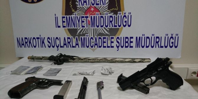 Uyuşturucu Taciri Polisten Kaçamadı