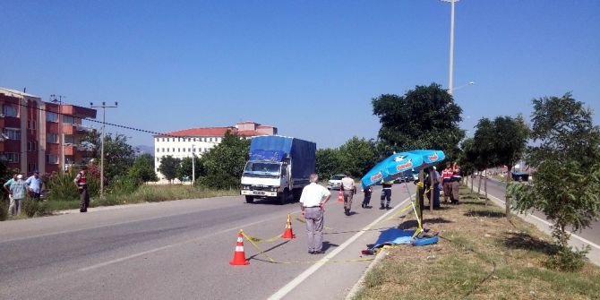 Otomobilin Çarptığı Yaşlı Adam Hayatını Kaybetti