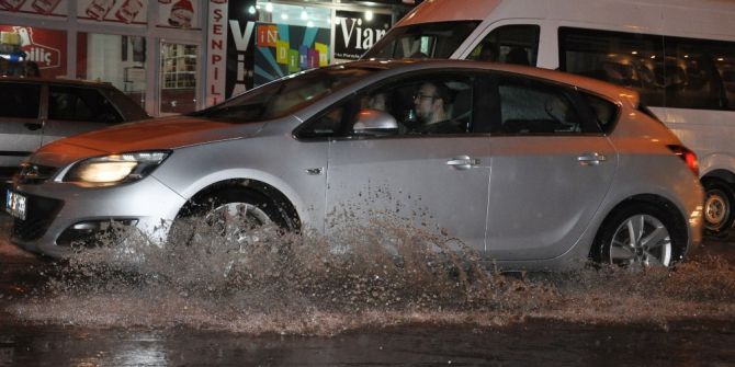 Kars’ı Dolu Ve Yağmur Vurdu