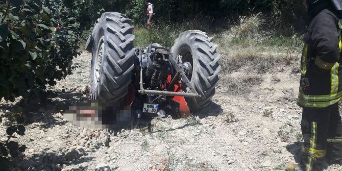 Tarlada Çift Sürerken Traktörün Altında Kaldı