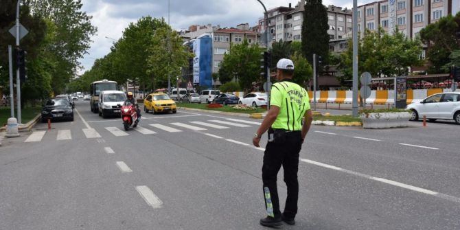 Kusurlu Araç Ve Sürücülere İki Haftada 1 Milyon Tl Ceza Kesildi