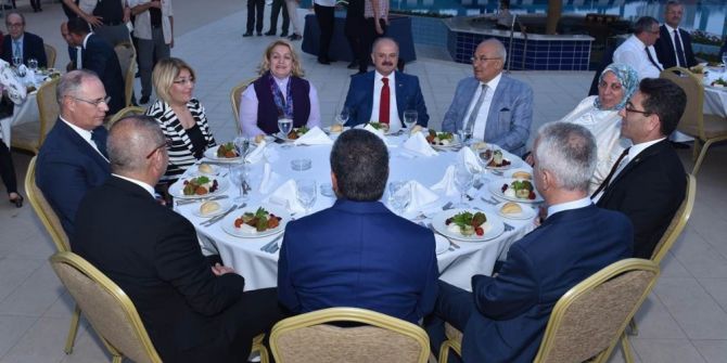 Başkan Kocamaz’dan Vali Çakacak’a Veda Yemeği