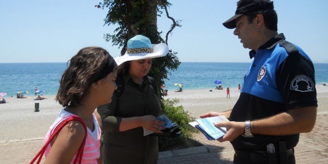 Antalya Polisi Boğulmalara Ve Güneş Çarpmalarına Karşı Uyardı