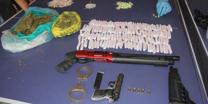 Eve Yapılan Baskında Çamaşır Makinesinden Uyuşturucu Çıktı