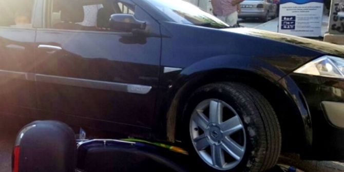 Sinirlenen Sürücü Aracıyla Motosikleti Ezdi