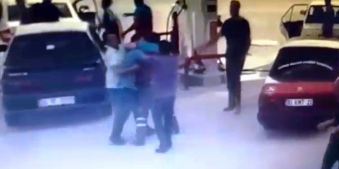 Benzin İstasyonunda Silahlı Kavga Kamerada