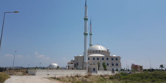 Camiye Giren Hırsız Sosyal Medya Sayesinde 4 Saatte Yakalandı