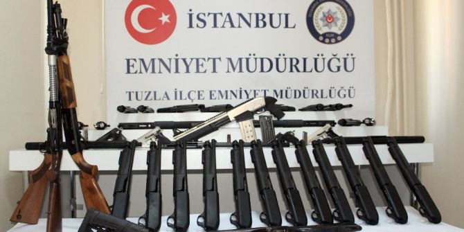 Tuzla’da Yasadışı Silah Ticareti Operasyonu: 31 Tüfek Ele Geçirildi