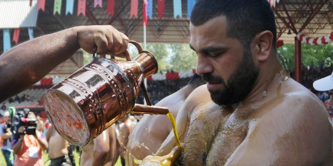 Kırkpınar Pehlivanları 2 Ton Zeytin Yağı İle Yağlanacak