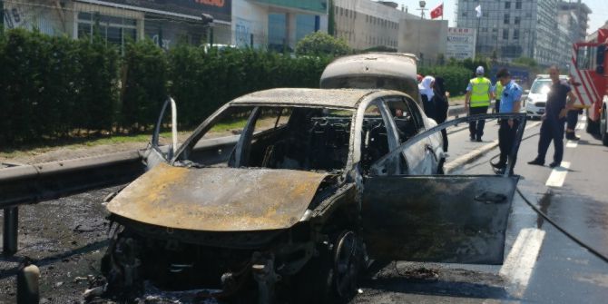 Basın Ekspres Yolunda Bir Araç Alev Alev Yandı