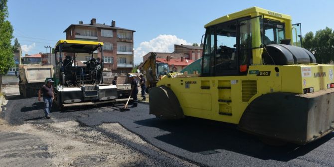 Yakutiye’den Yukarı Sanayi Mahallesi’ne 6 Bin Ton Asfalt