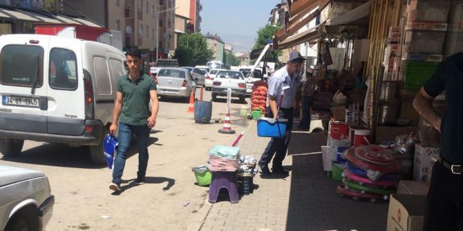 Kaldırımları İşgal Edenlere Cezai İşlem Uygulanıyor