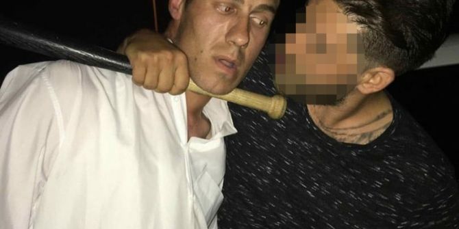 Beyzbol Sopalı Zafer Pozu