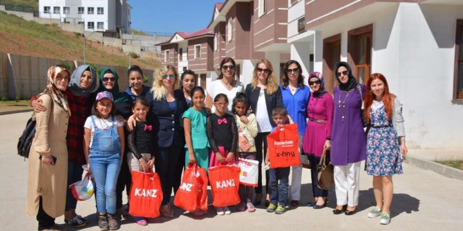 Gönül Elçileri, Sevgi Evlerindeki Çocukları Ziyaret Etti