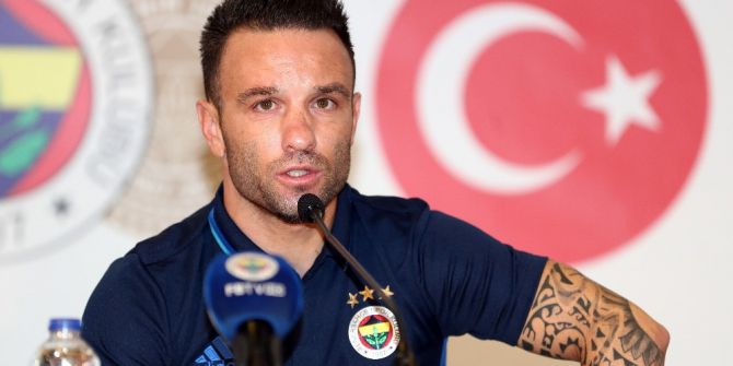 Valbuena İmzayı Attı