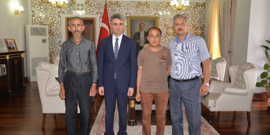 Demokrasi Gazisi Bolu Valisi Aydın Baruş’u Ziyaret Etti